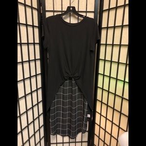 💜 SALE! 3/$15 💜 THE LINE OF STYLE - Hi-Lo Top